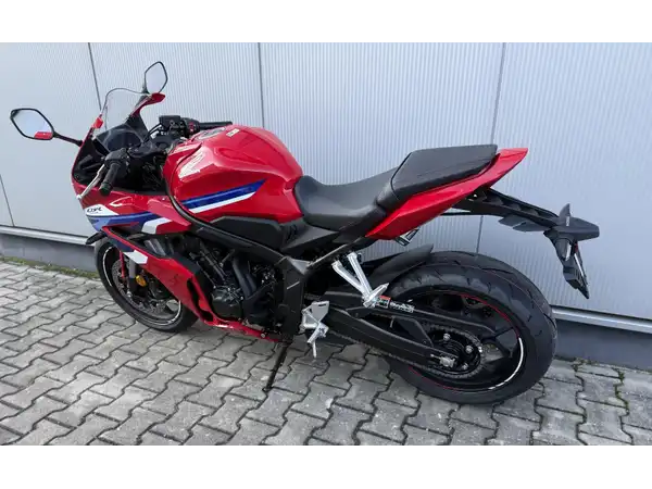 HONDA CBR650R (3/7)