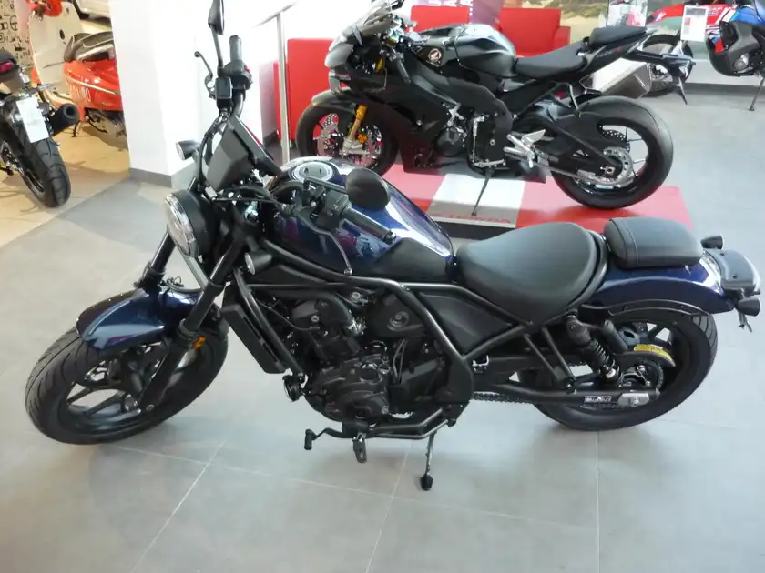 HONDA CMX1100 Rebel (1/8)