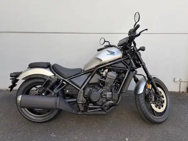 HONDA CMX1100 Rebel (2/5)