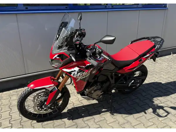 HONDA CRF1100 (2/8)