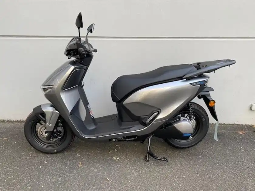 HONDA CUV e (1/6)