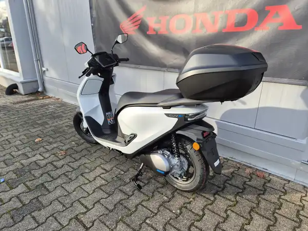 HONDA CUV e (3/7)
