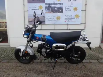 HONDA DAX (1/7)