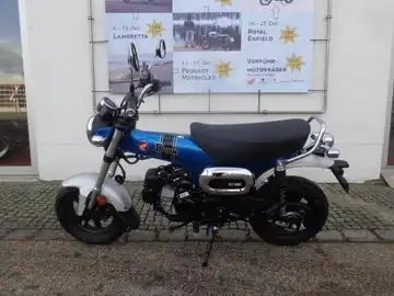 HONDA DAX (1/7)