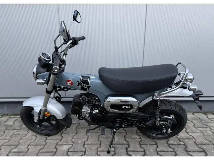 HONDA DAX (1/7)