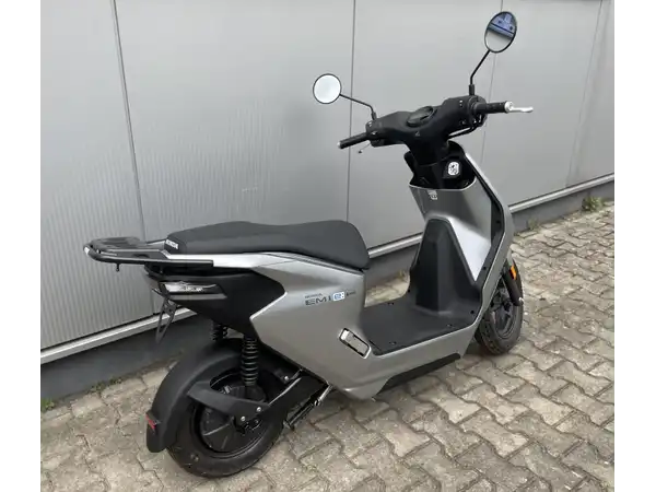 HONDA E (6/7)