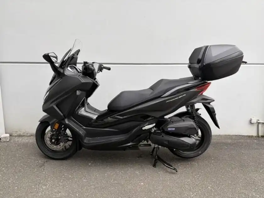 HONDA FORZA 125 (1/6)