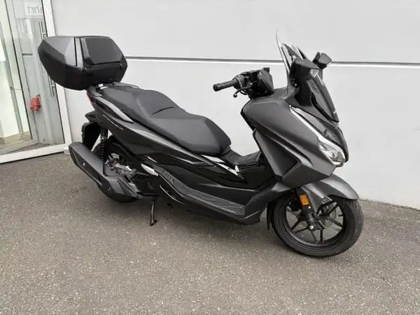 HONDA FORZA 125 (2/6)