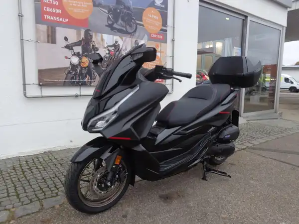 HONDA FORZA 125 (2/7)