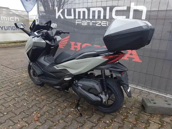 HONDA FORZA 125 (3/8)