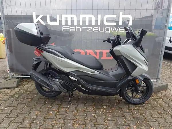 HONDA FORZA 125 (5/8)