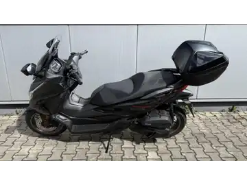 HONDA FORZA 125 (1/7)
