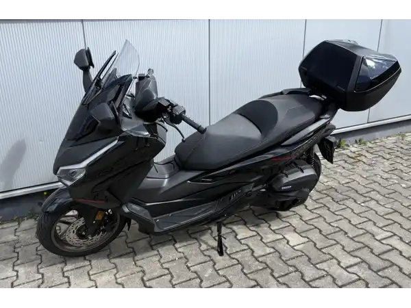 HONDA FORZA 125 (2/7)