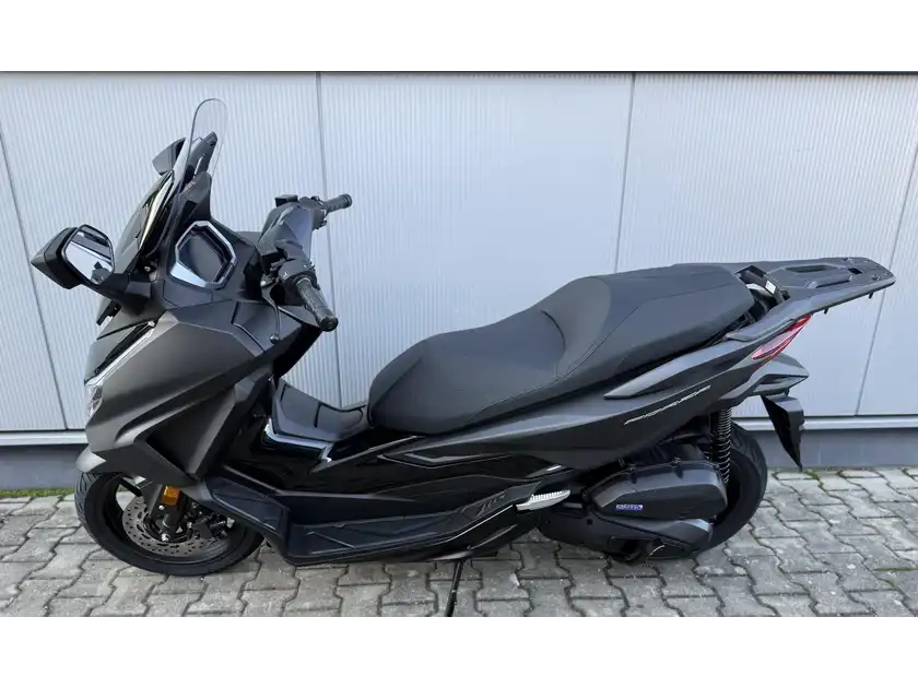 HONDA FORZA 125 (1/7)