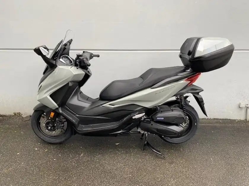 HONDA FORZA 125 (1/6)