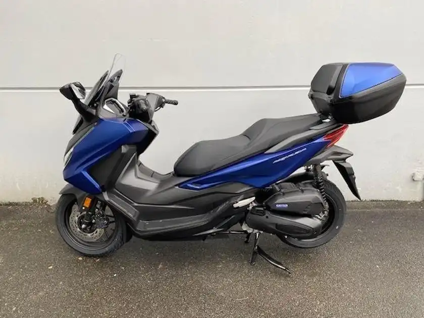 HONDA FORZA 125 (1/7)