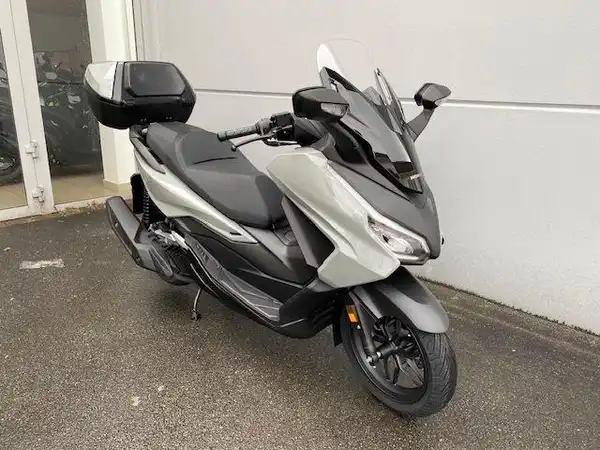 HONDA FORZA 125 (2/6)