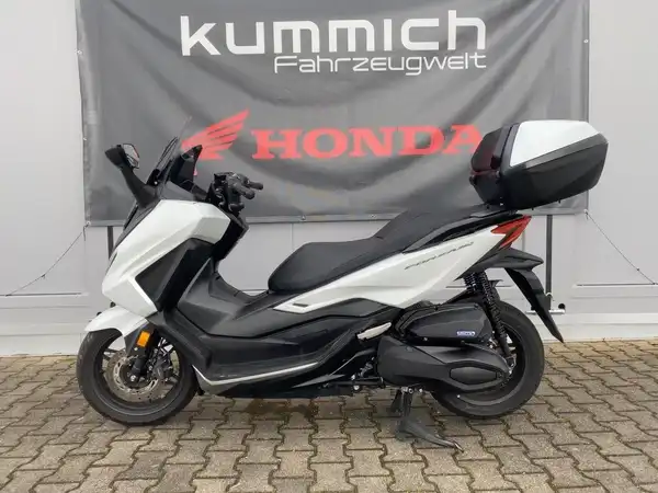 HONDA FORZA 350 (1/7)