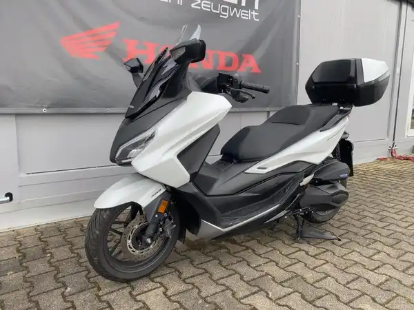 HONDA FORZA 350 (2/7)