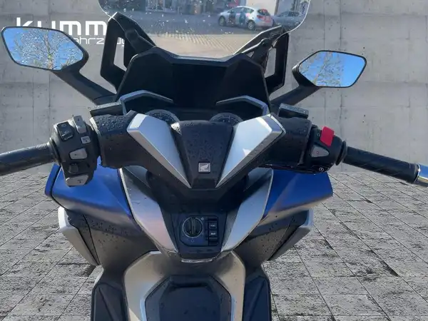 HONDA FORZA 350 (8/10)