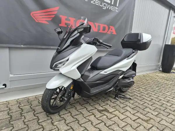 HONDA FORZA 350 (2/7)