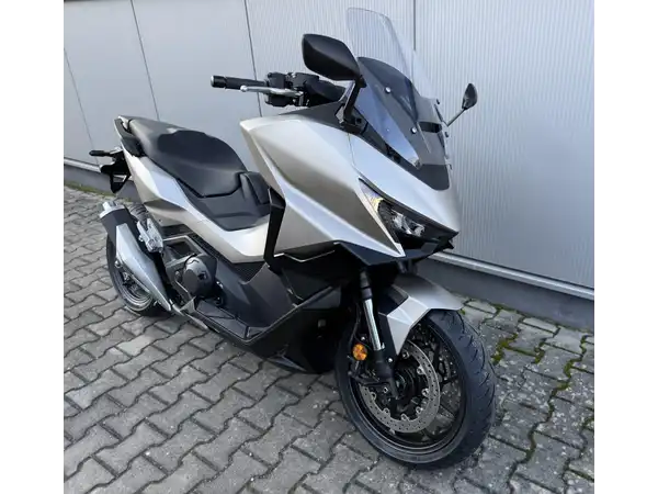 HONDA FORZA 750 (5/7)