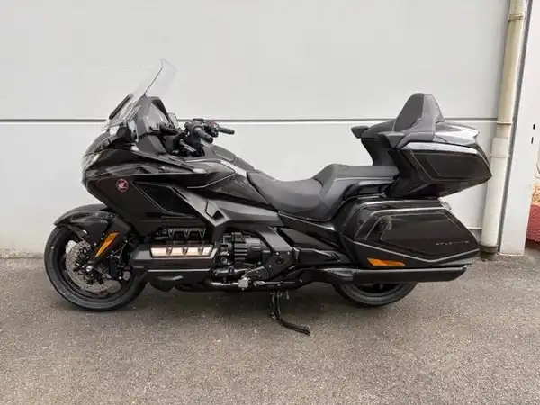 HONDA GL1800 (1/8)