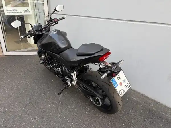 HONDA HORNET (3/6)