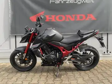 HONDA HORNET (1/7)
