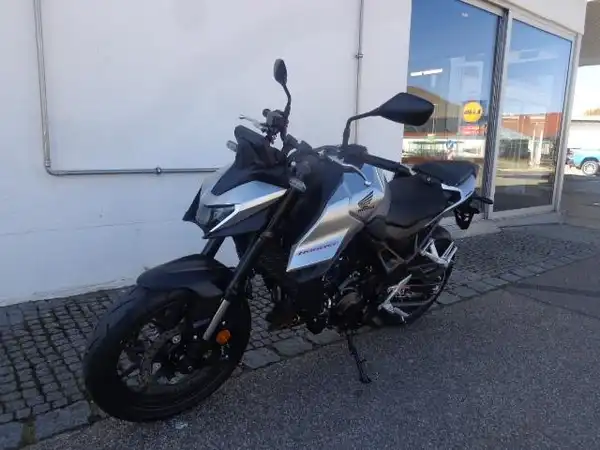 HONDA HORNET (2/7)