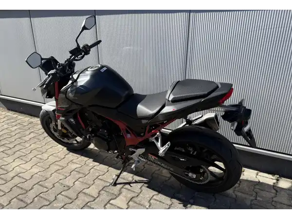 HONDA HORNET (3/7)