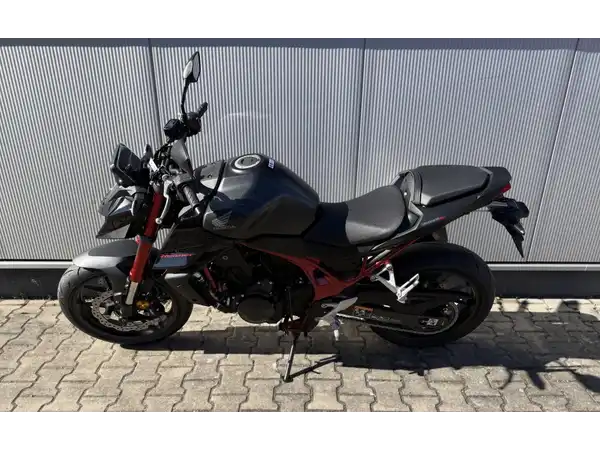 HONDA HORNET (1/7)