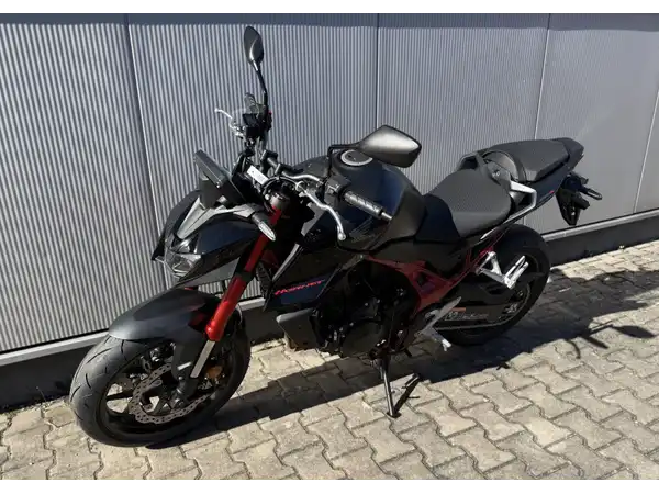 HONDA HORNET (2/7)