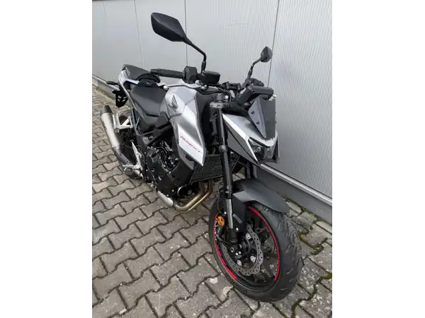 HONDA HORNET (8/10)