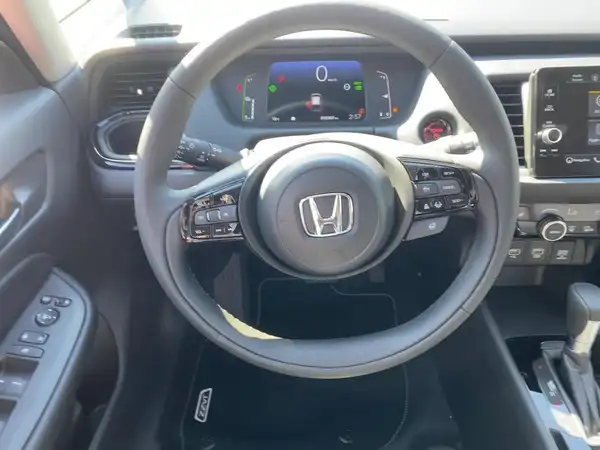 HONDA JAZZ ADVANCE (9/15)