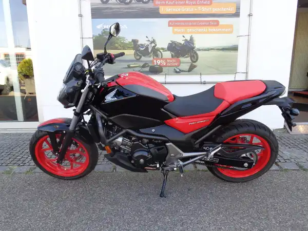 HONDA NC750S (1/7)