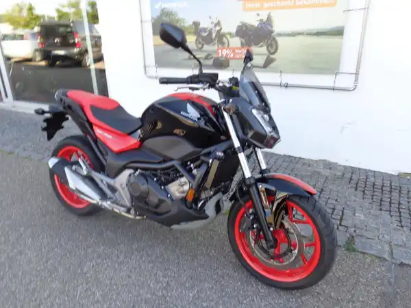 HONDA NC750S (6/7)