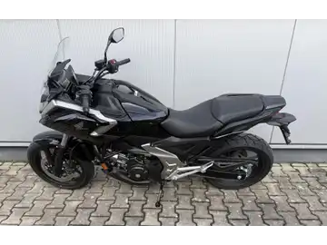 HONDA NC750X (1/7)