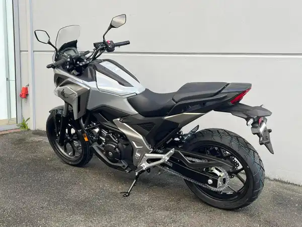 HONDA NC750X (3/4)
