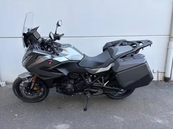 HONDA NT1100 (1/6)