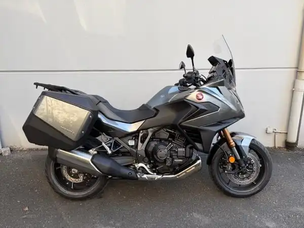 HONDA NT1100 (3/6)