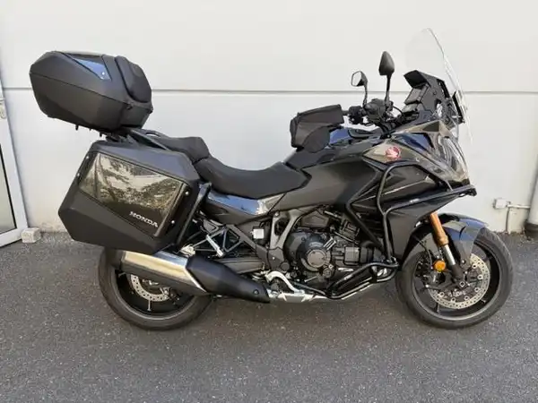 HONDA NT1100 (1/9)