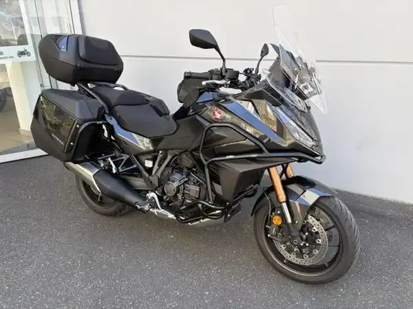 HONDA NT1100 (2/9)