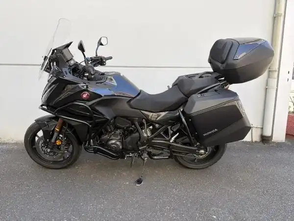 HONDA NT1100 (8/9)