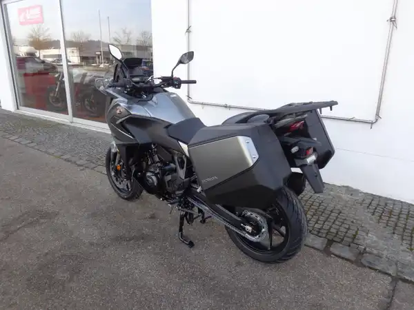 HONDA NT1100 (3/7)