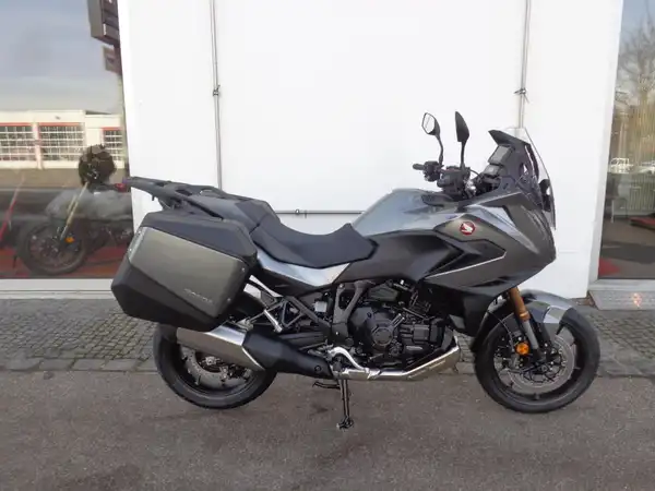 HONDA NT1100 (4/7)