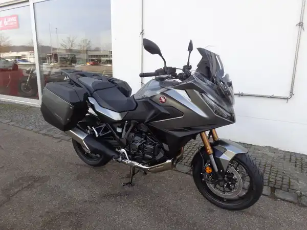 HONDA NT1100 (6/7)