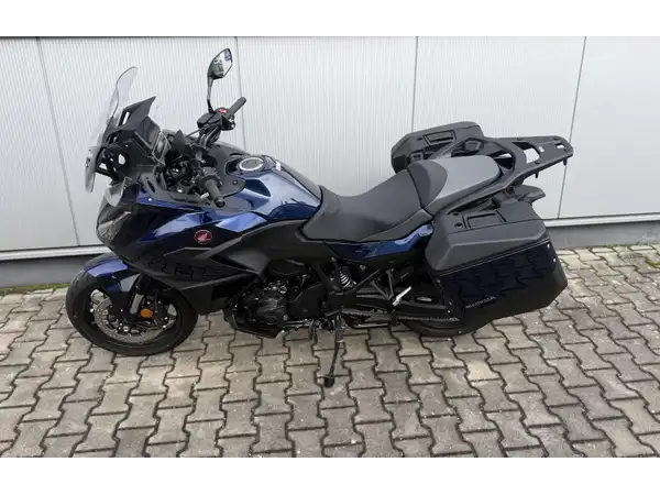 HONDA NT1100 (1/7)
