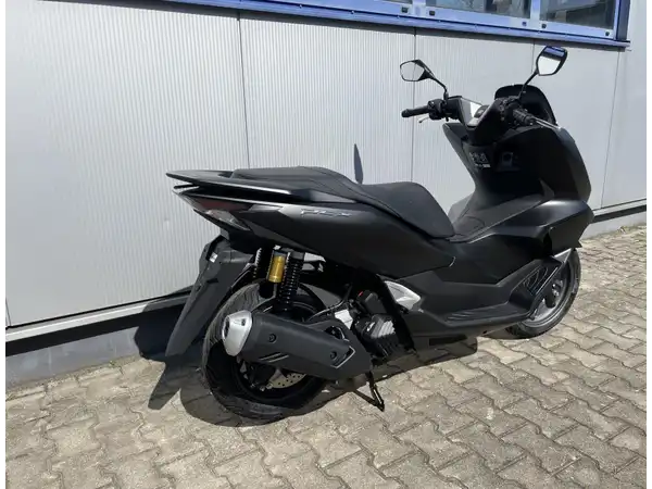 HONDA PCX (6/8)