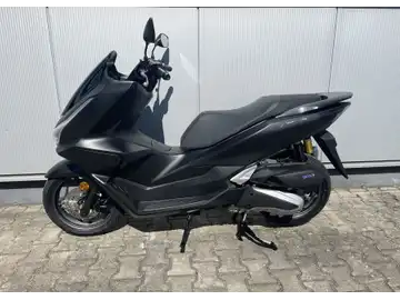 HONDA PCX (1/8)